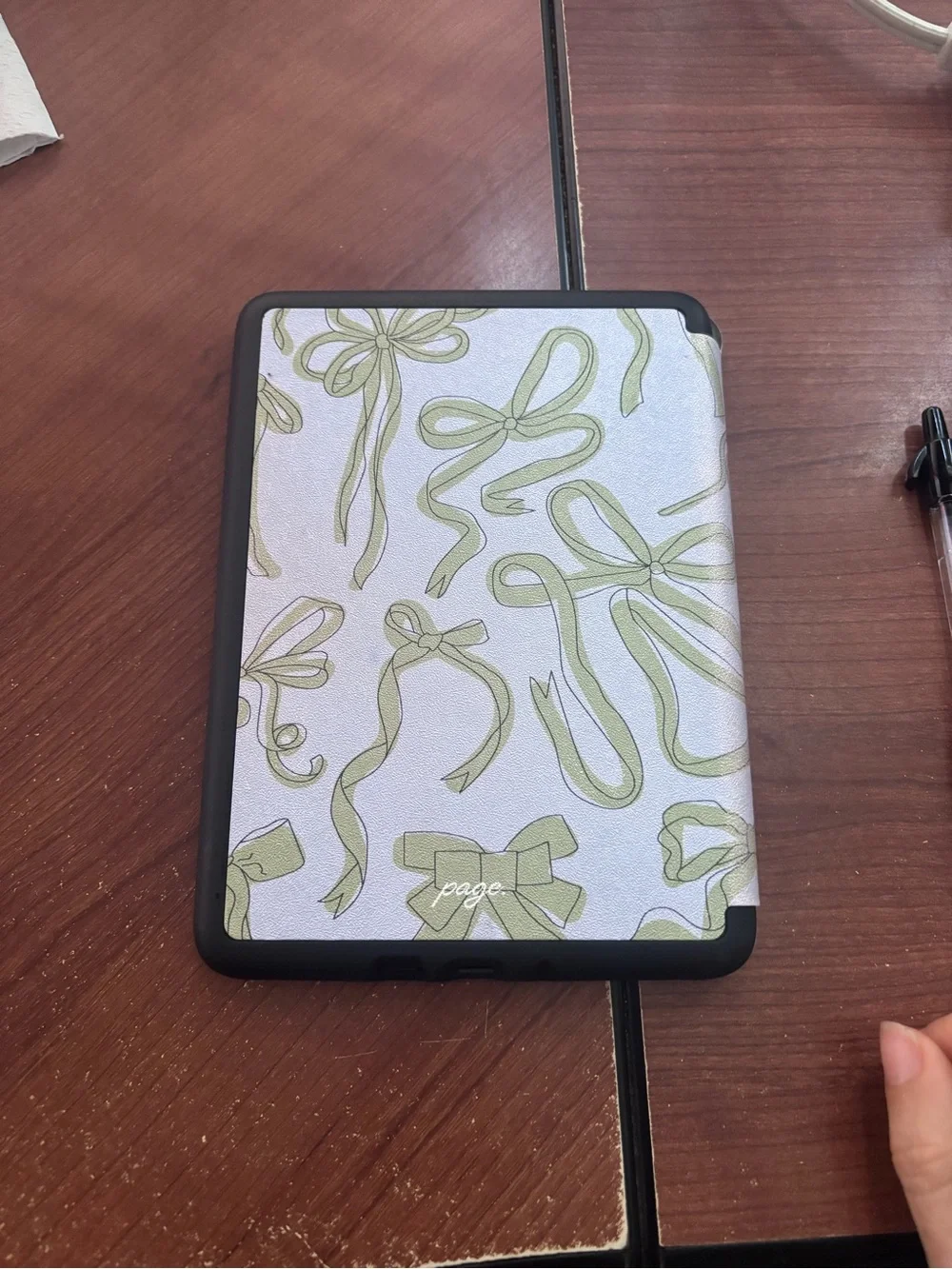 Bow Pattern Tablet Case — Light Silver with Sage Green Bows Kindle case